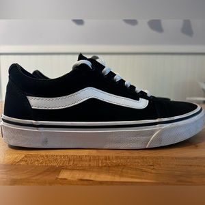 Vans Ward Low Skate Sneakers - women’s size 7.5